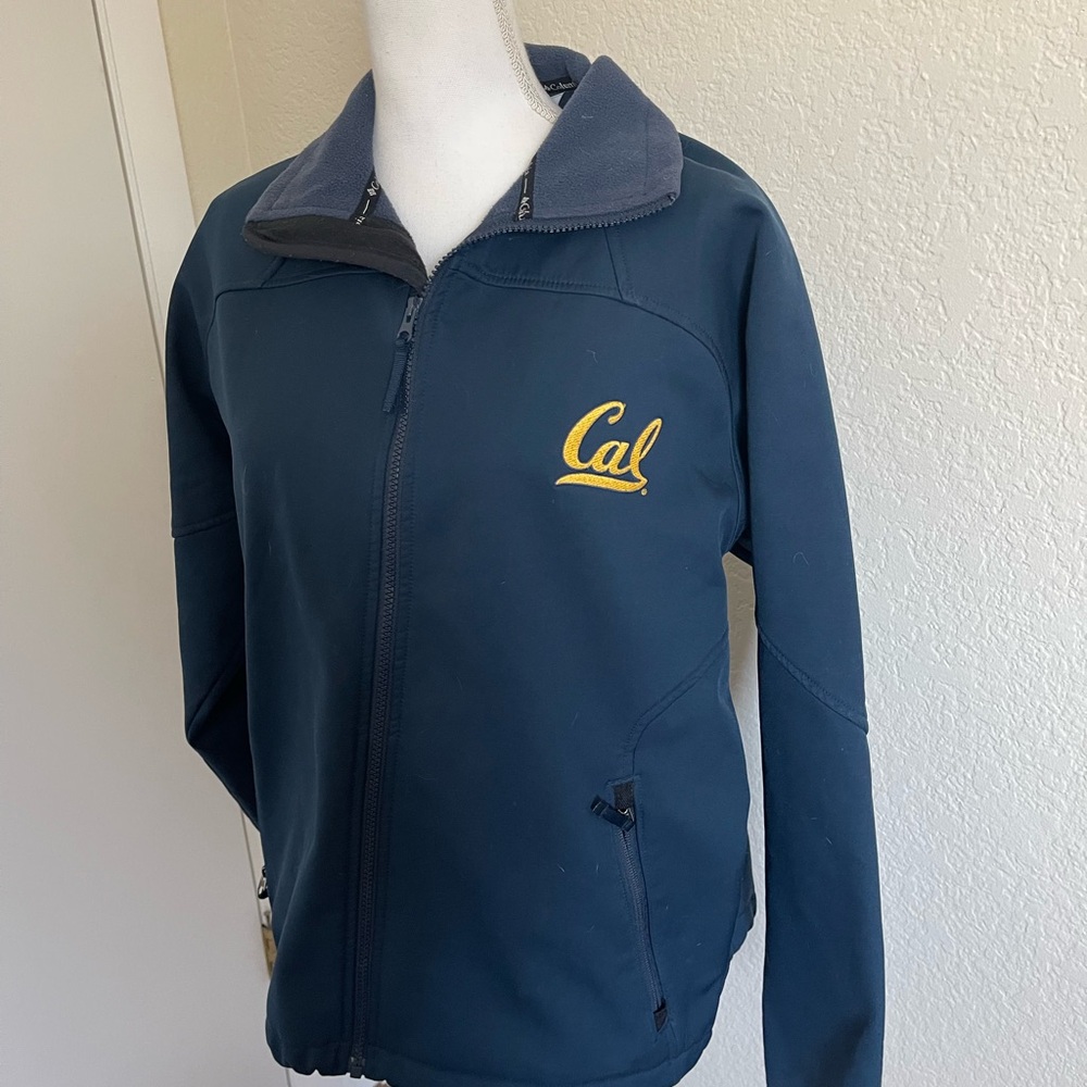 Columbia Cal Berkeley Jacket.Navy w Gold Logo, Size M, Excellent used condition.